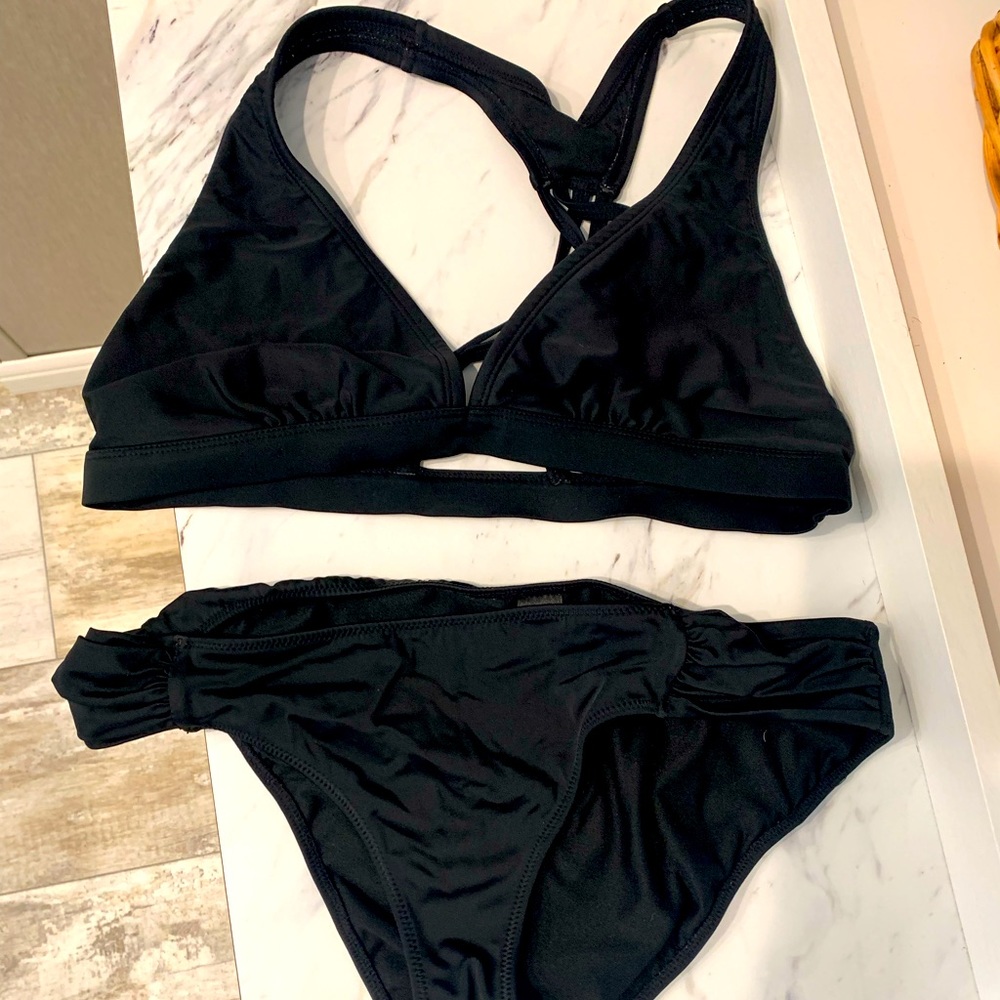 Black bikini